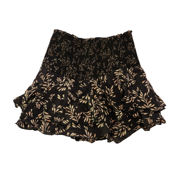 Zara black floral eyelet mini sports size small to medium - Picture 2 of 11